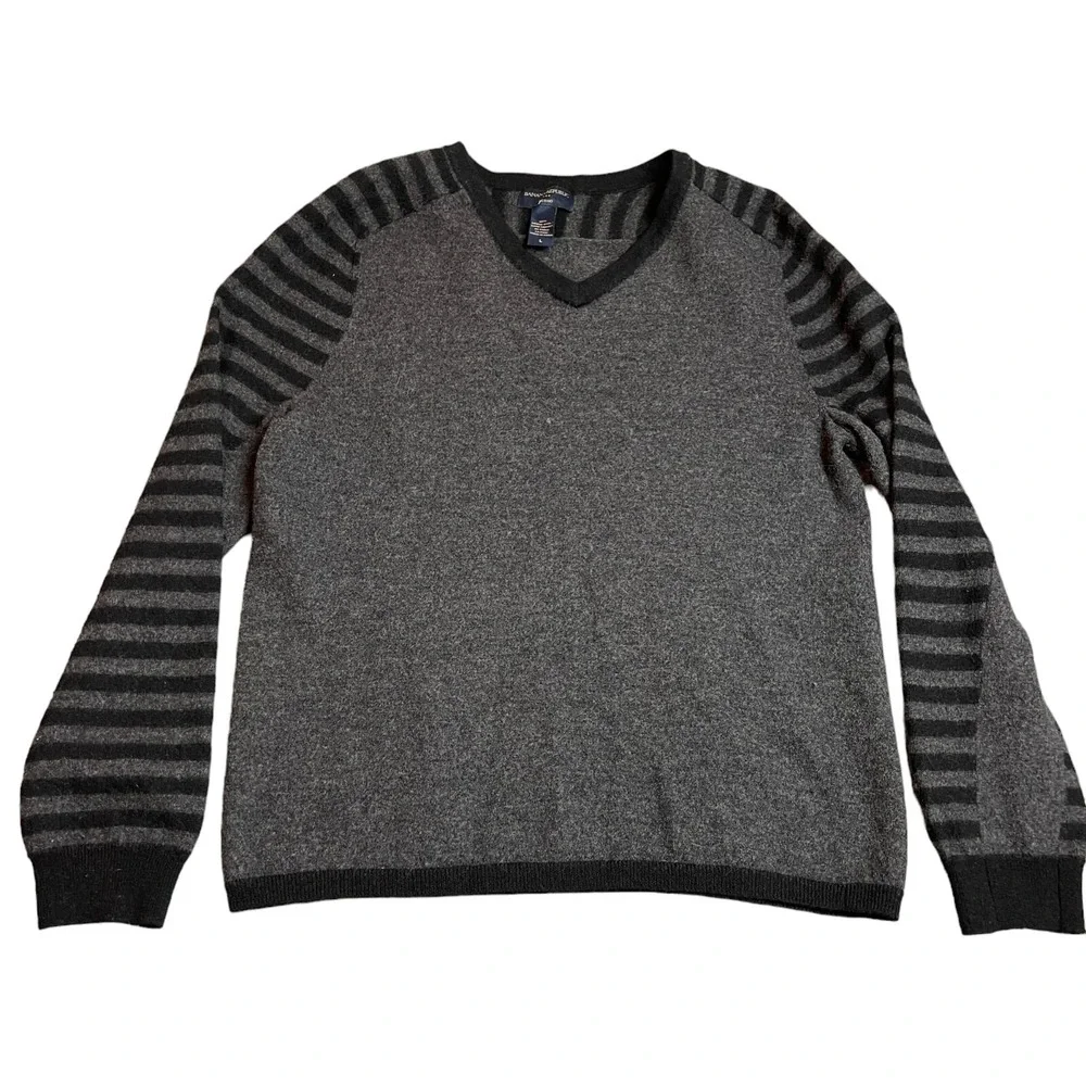 BANANA REPUBLIC Men's Large Merino Wool Sweater GRAY‎ V Neck Pullover Casual